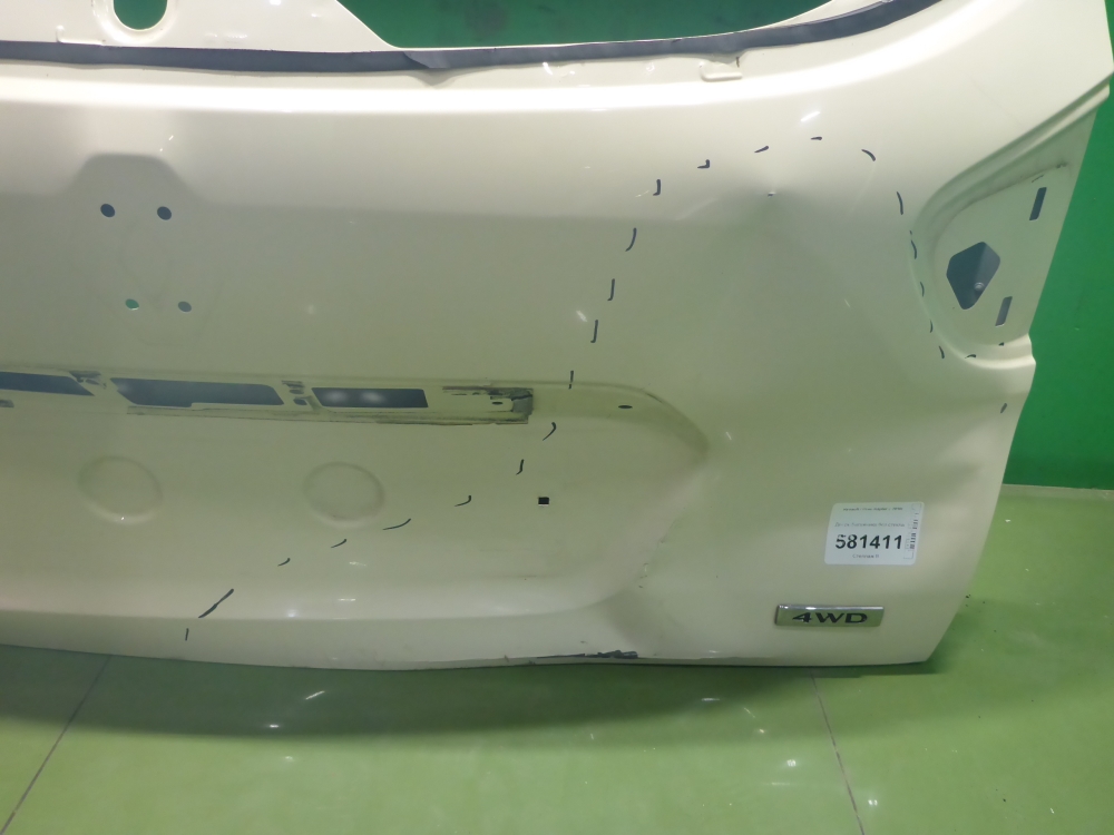 Дверь багажника