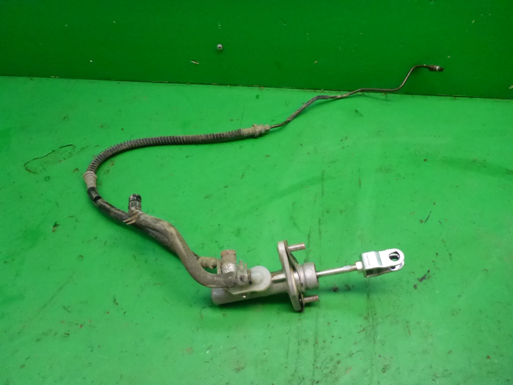 Цилиндр сцепления главный