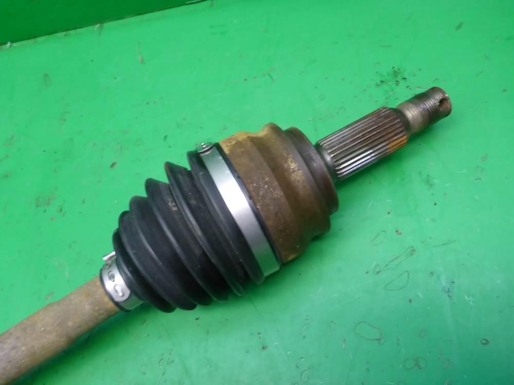 Полуось передняя правая