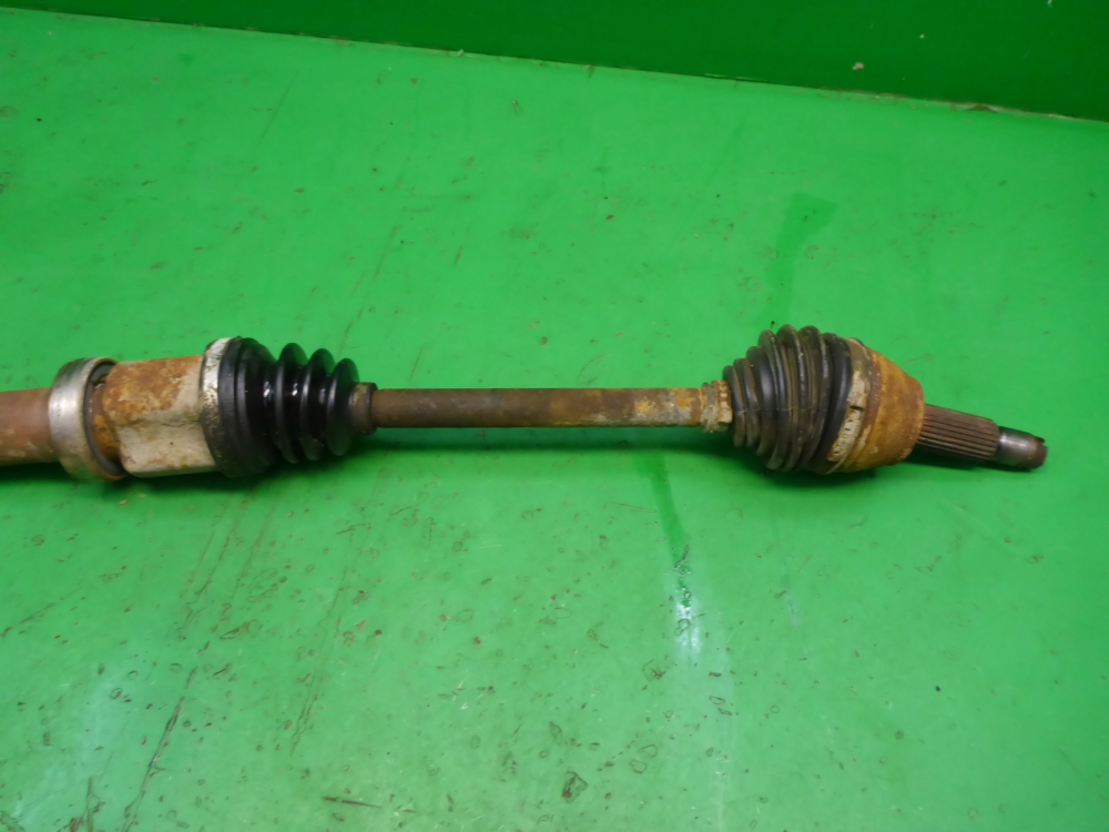 Полуось передняя правая