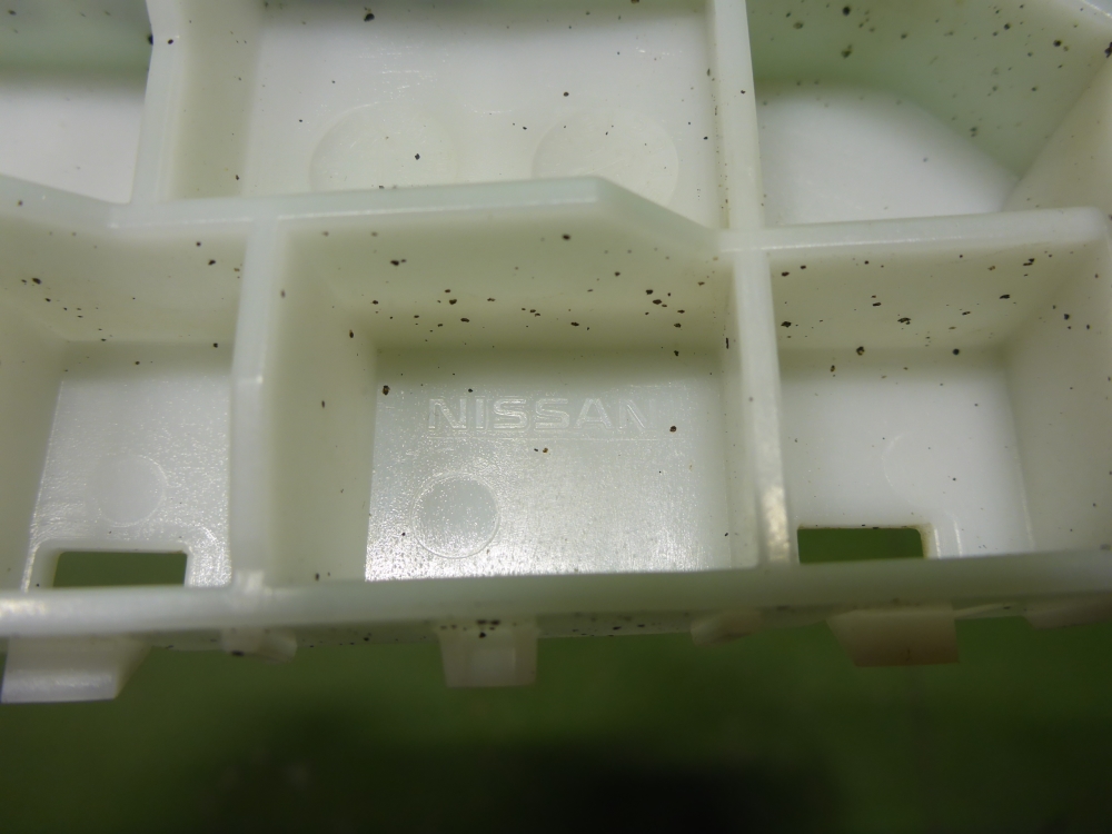 Кронштейн переднего бампера левый