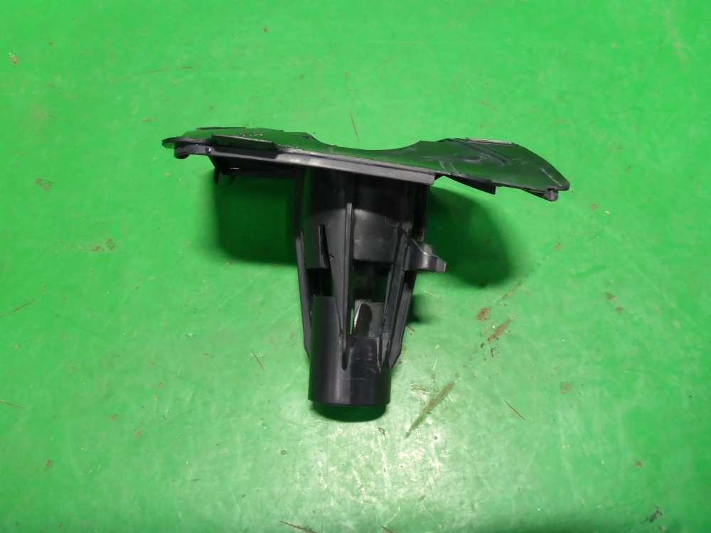 Кронштейн форсунки омывателя фары