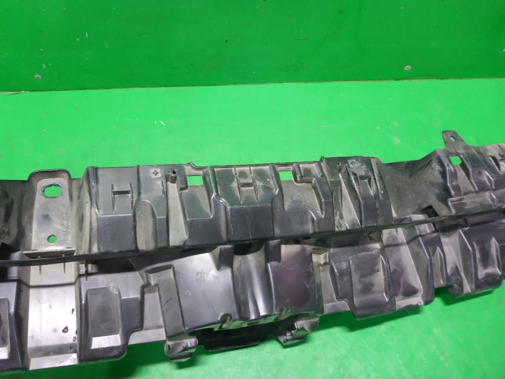 Кронштейн переднего бампера