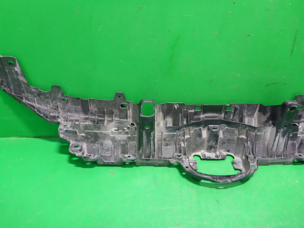 Кронштейн переднего бампера