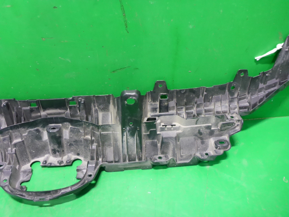 Кронштейн переднего бампера