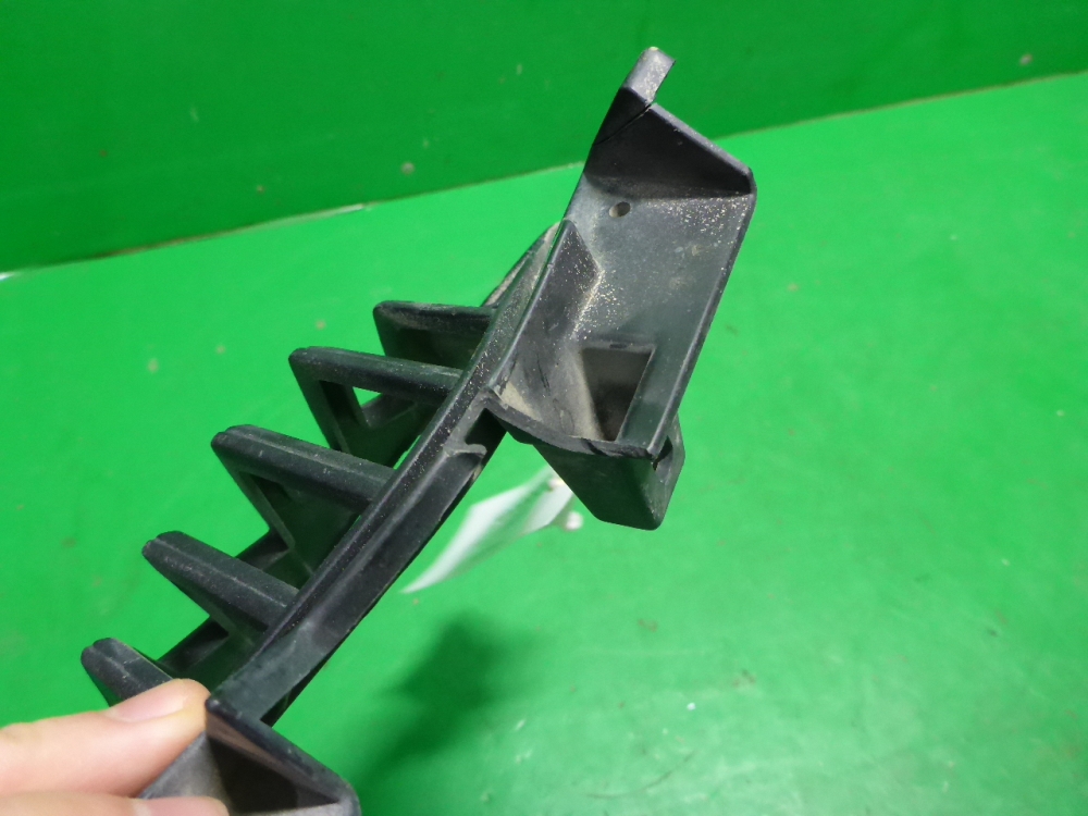 Решетка в бампер правая