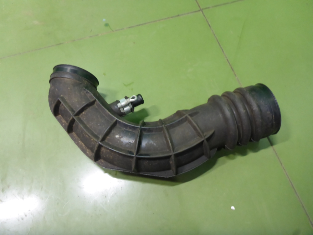 Патрубок воздушного фильтра