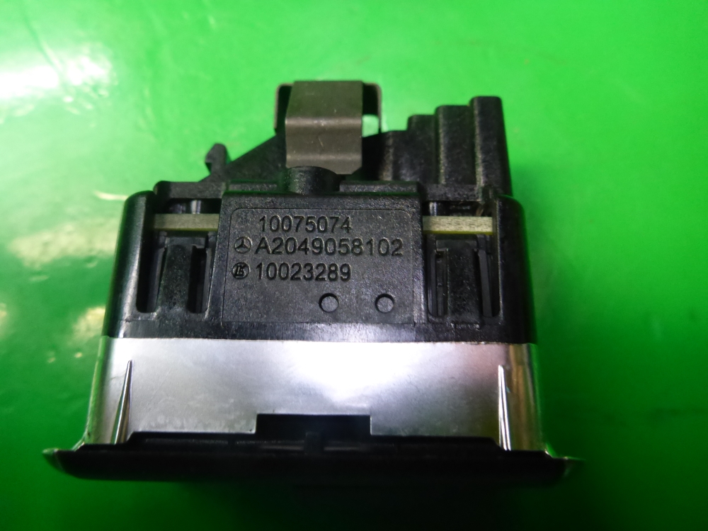 Кнопка стеклоподъемника