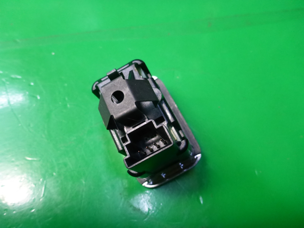 Кнопка стеклоподъемника