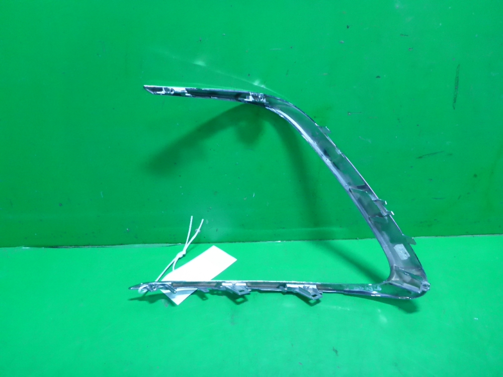 Накладка переднего бампера правая