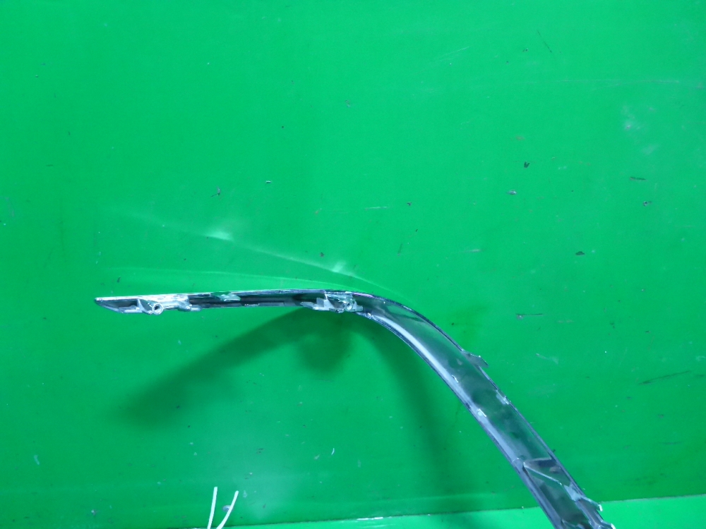 Накладка переднего бампера правая