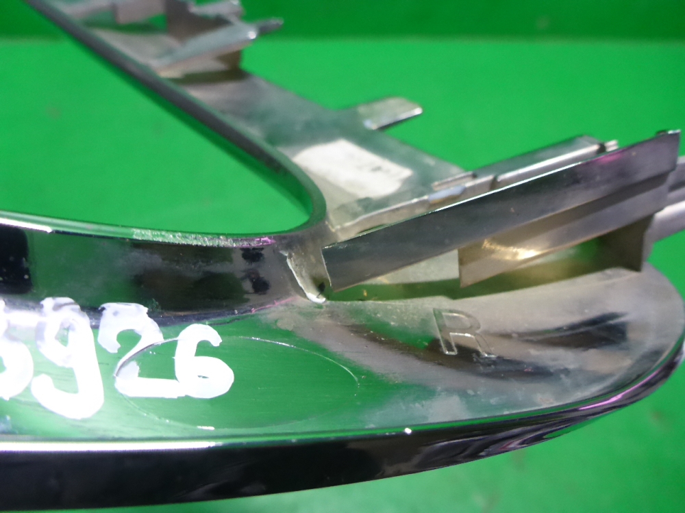 Накладка переднего бампера правая