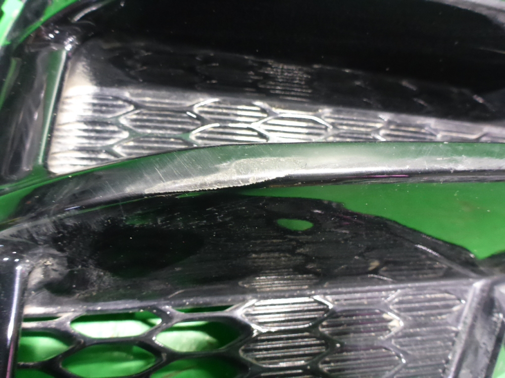 Решетка в бампер правая