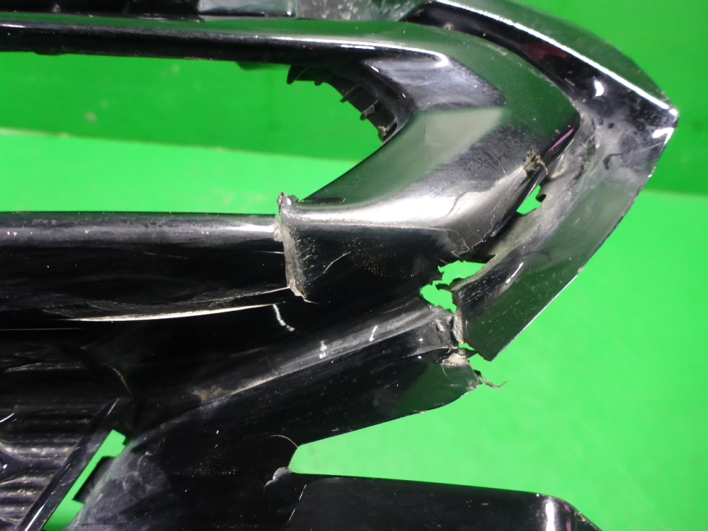 Решетка в бампер правая