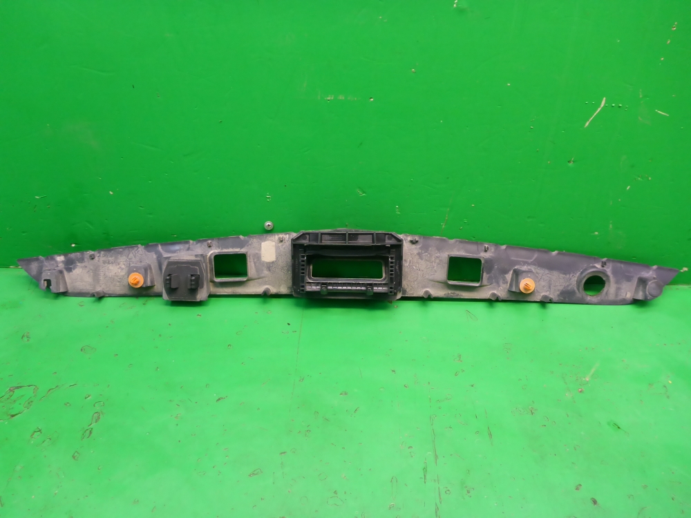 Накладка двери багажника