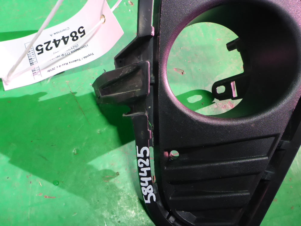 Рамка противотуманной фары правой