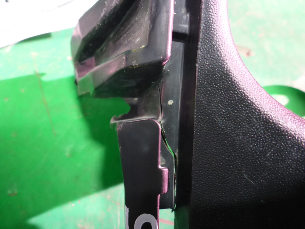 Рамка противотуманной фары правой