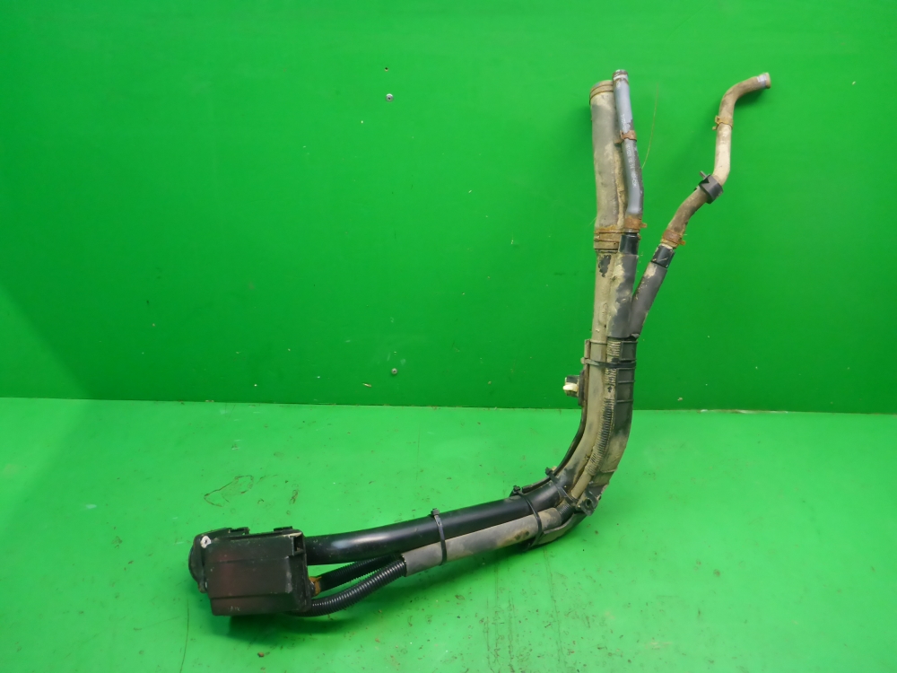 Горловина топливного бака