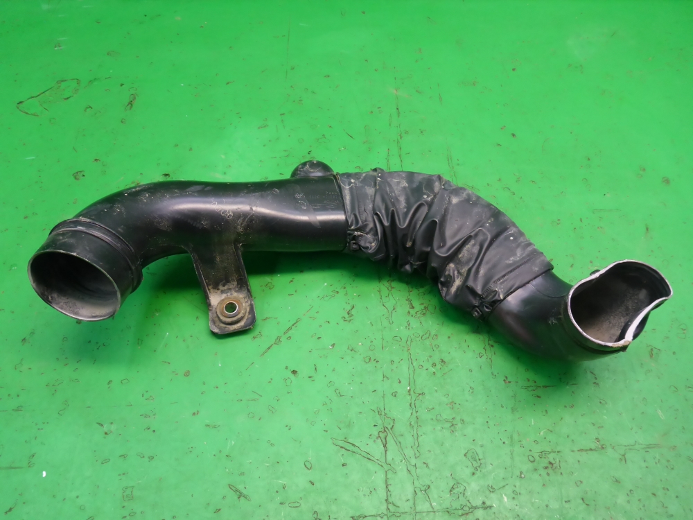 Патрубок воздушного фильтра