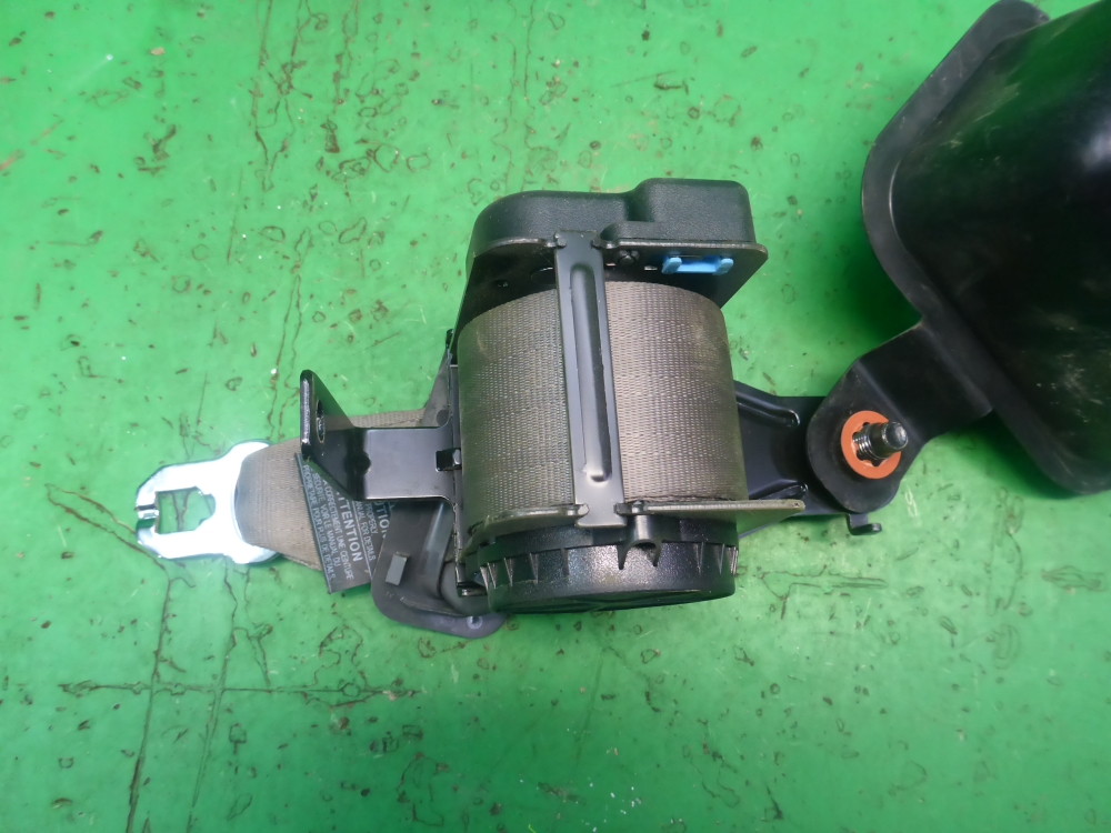 Ремень безопасности