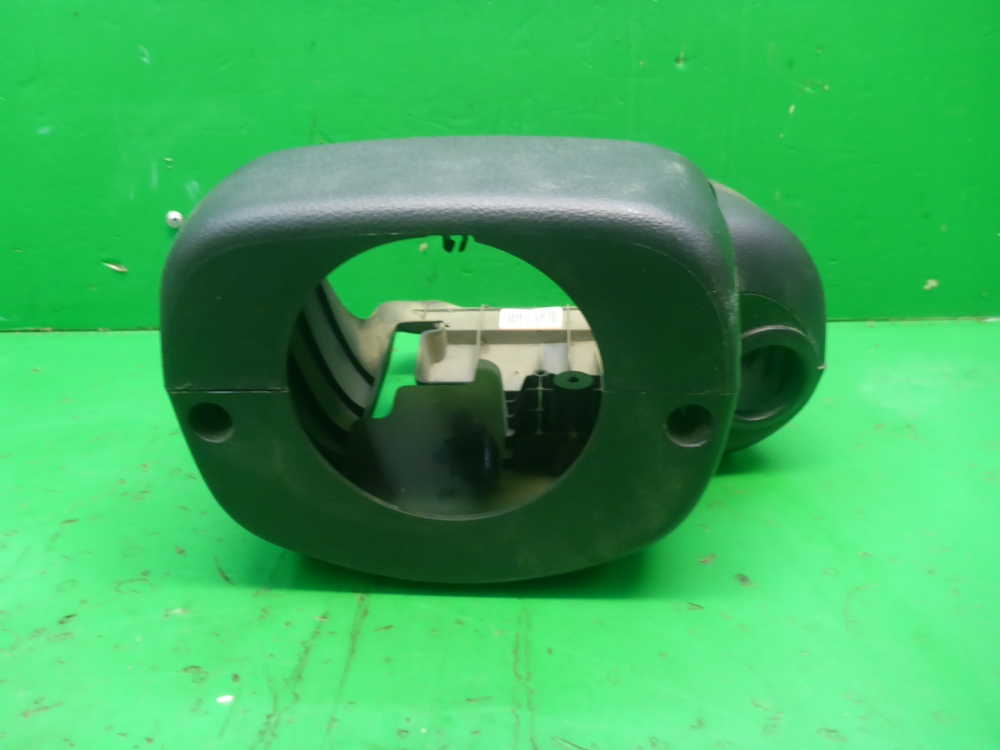 Кожух рулевой колонки