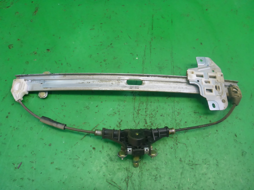 Стеклоподъемник механ. задний левый