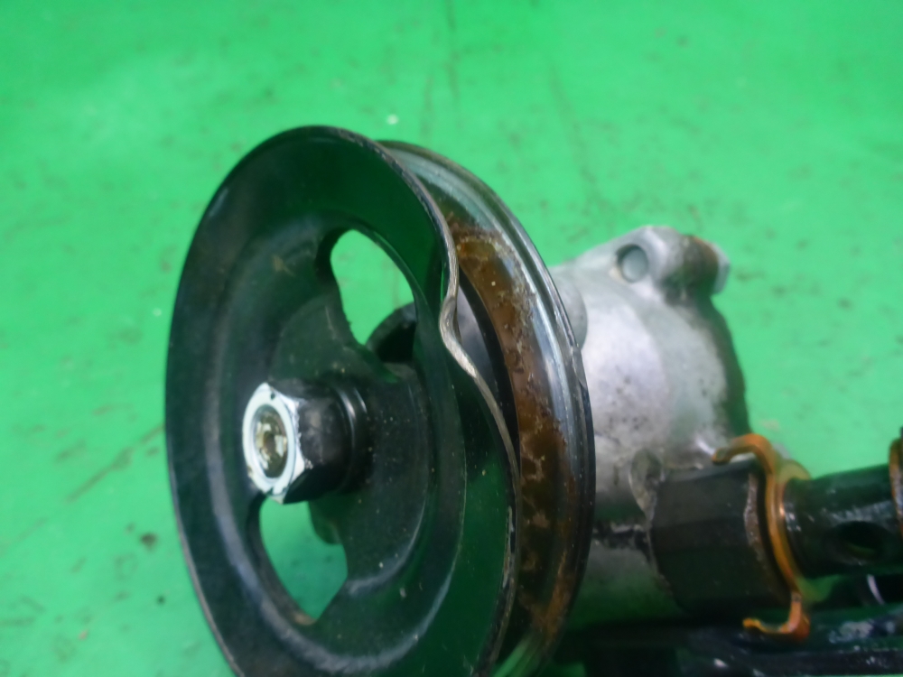 Насос ГУР (гидроусилитель руля)