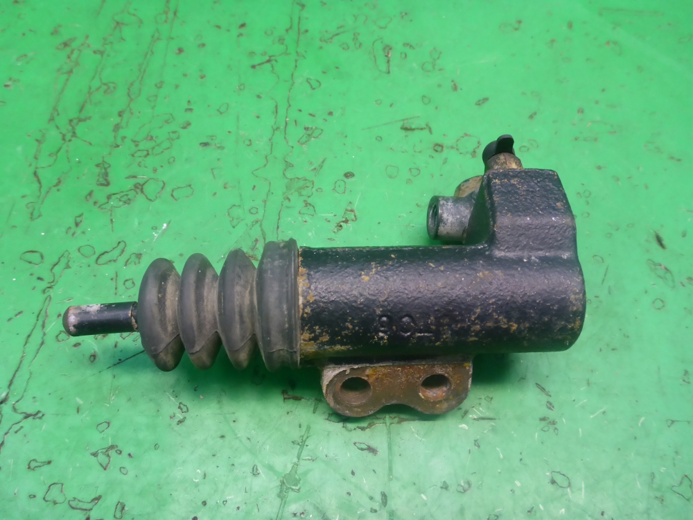 Цилиндр сцепления рабочий