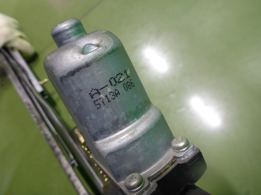 Стеклоподъемник электр. передний правый