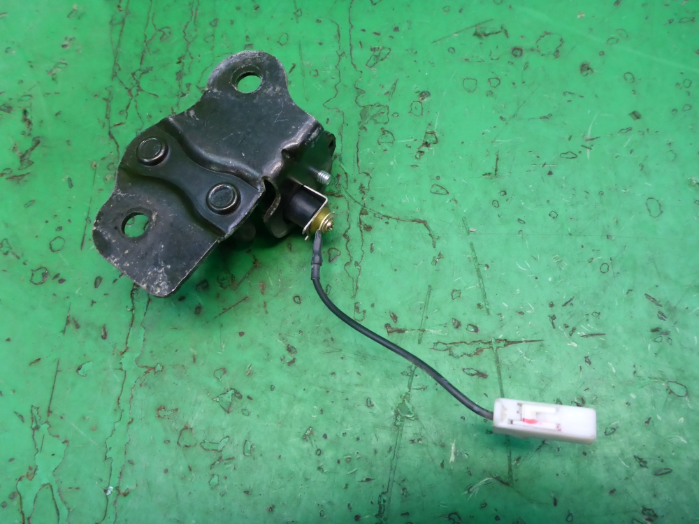 Замок багажника