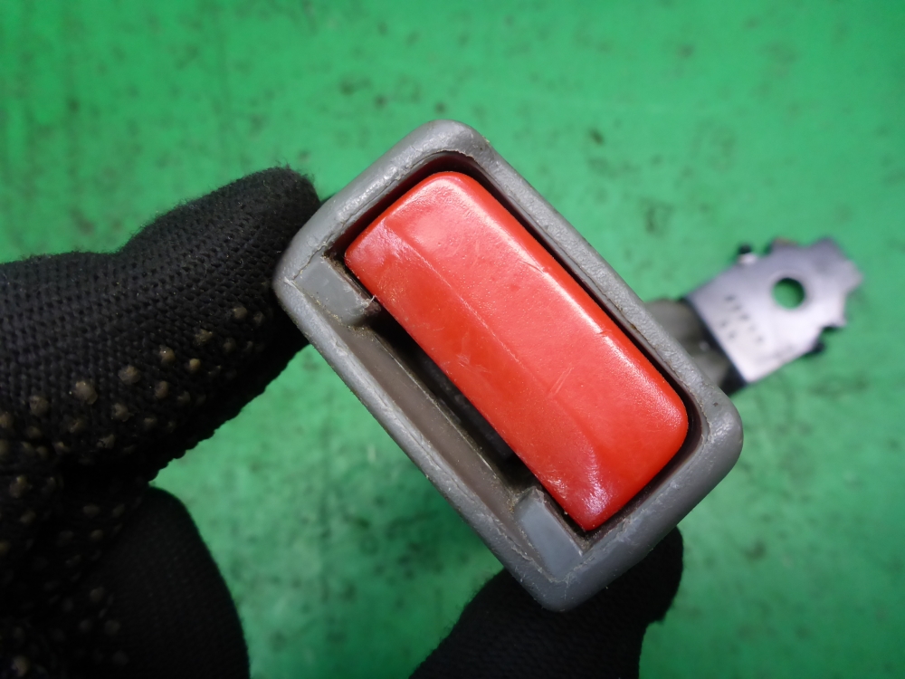 Ответная часть ремня безопасности