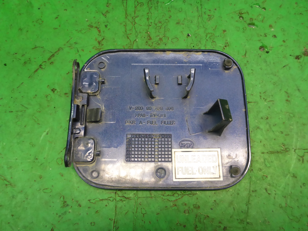 Лючок бензобака