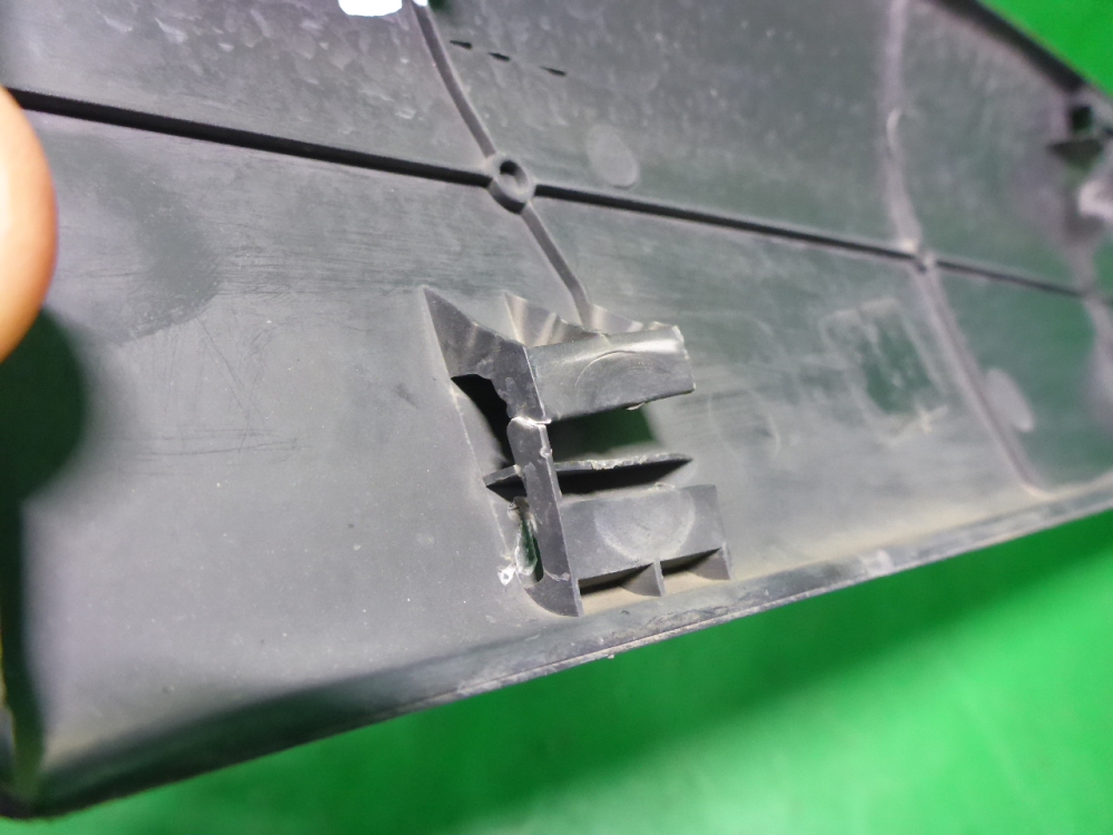 Накладка двери передней левой