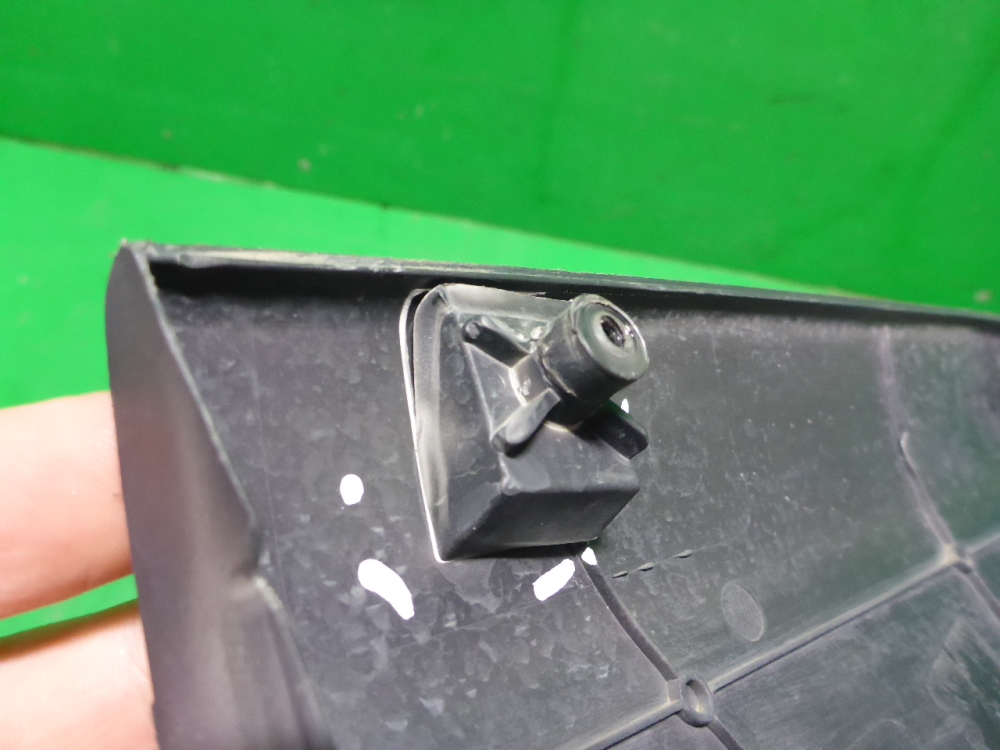 Накладка двери передней левой