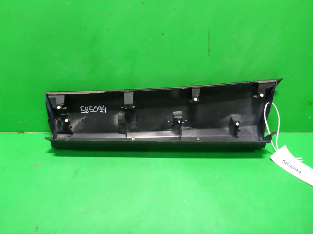 Накладка двери задней правой