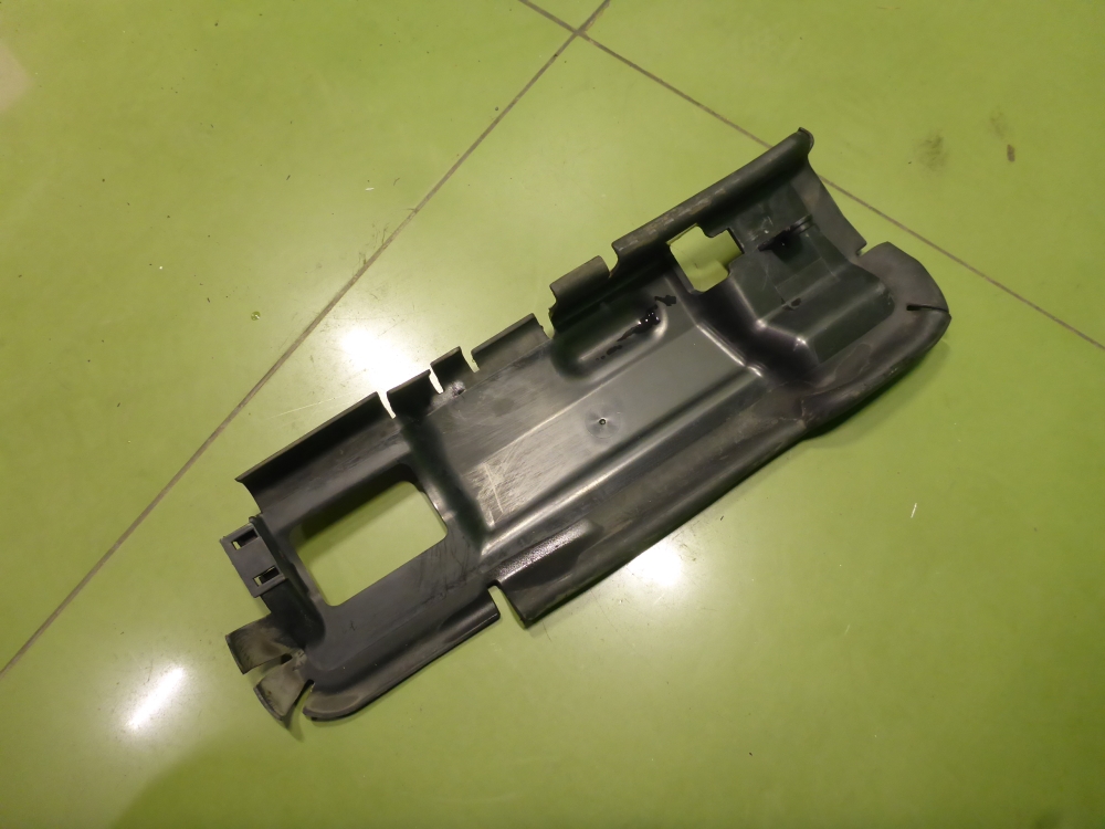 Воздуховод радиатора правый