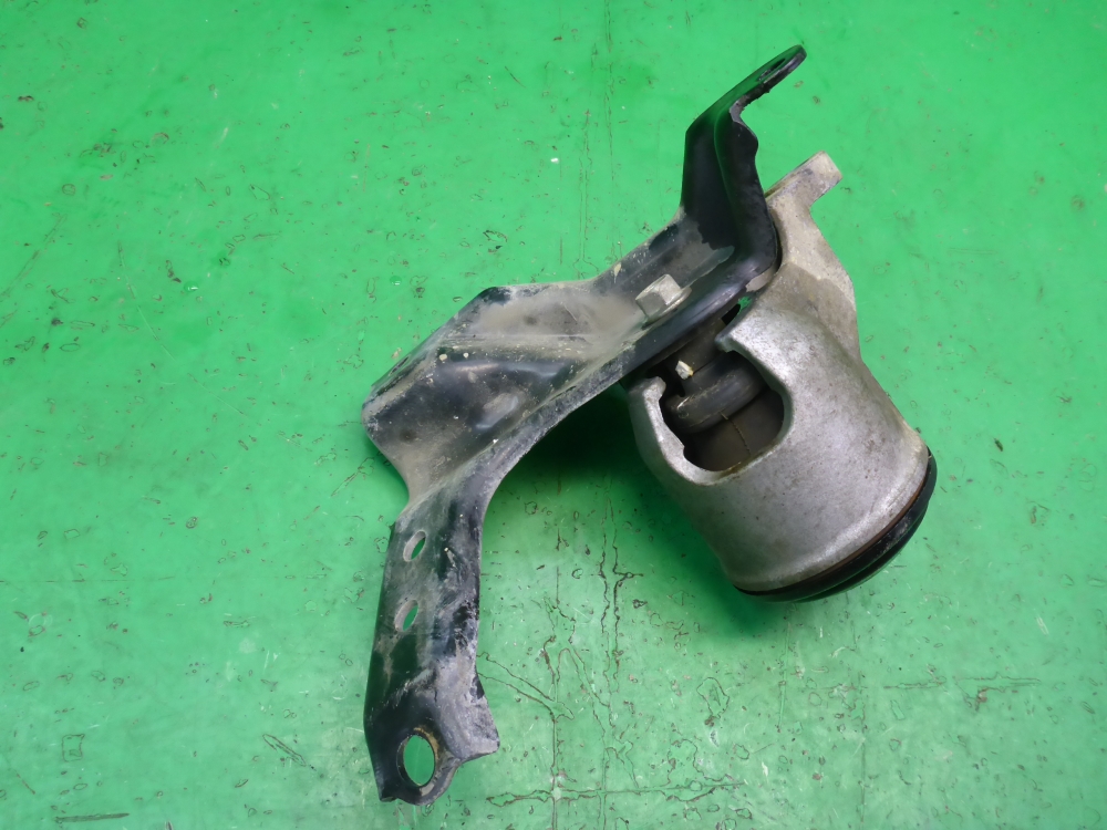 Опора двигателя правая