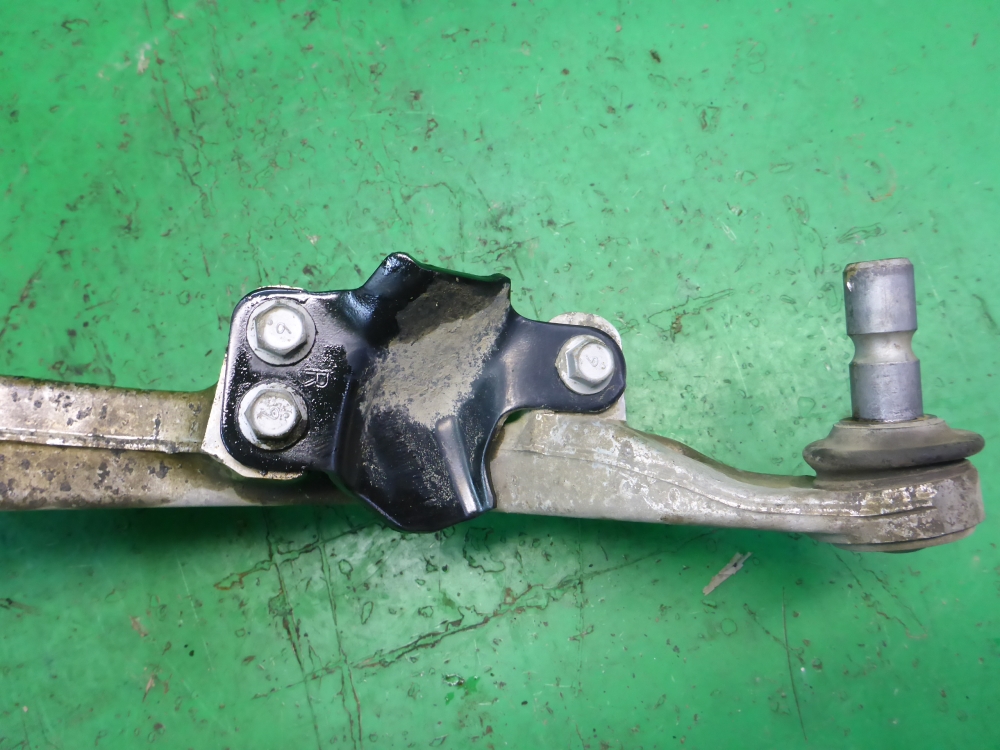 Рычаг передний правый