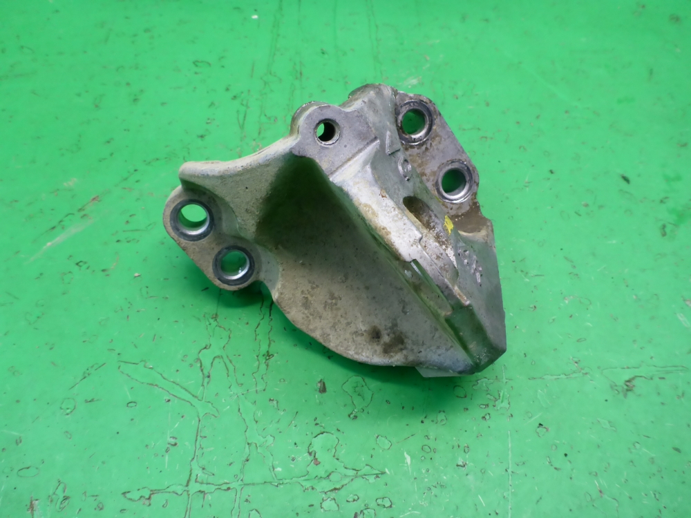 Кронштейн двигателя задний