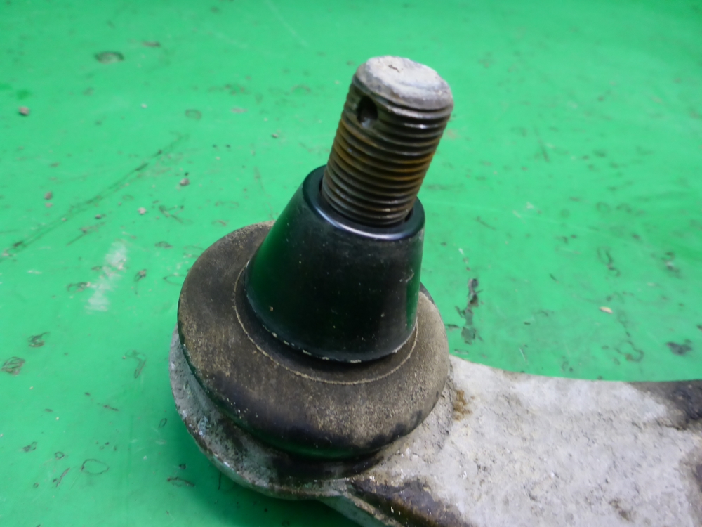 Рычаг задний правый