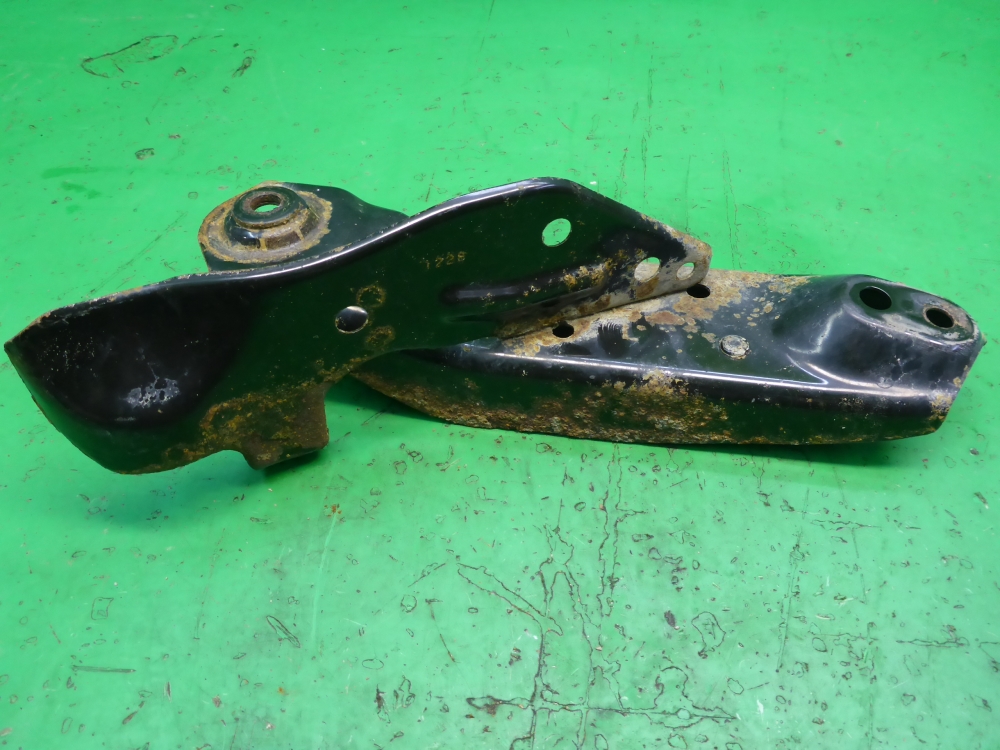 Кронштейн (сопут. товар)