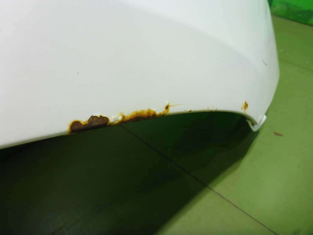 Крыло переднее правое