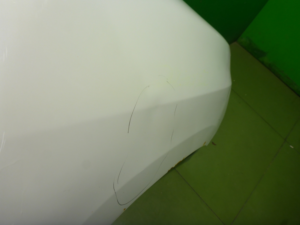 Крыло переднее правое