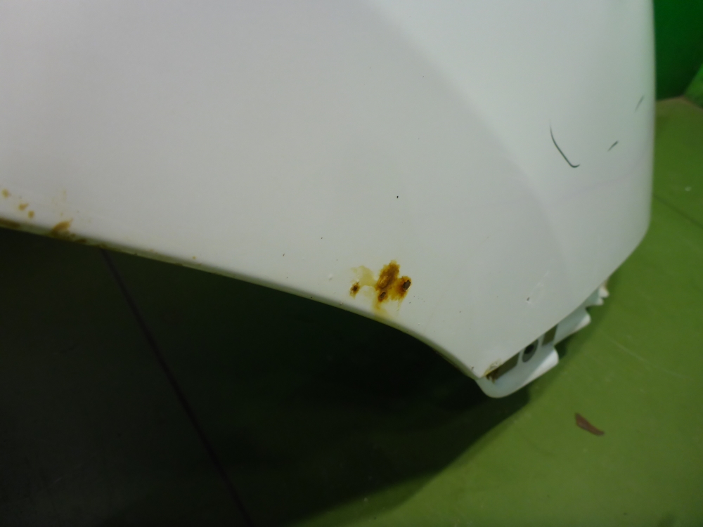 Крыло переднее правое