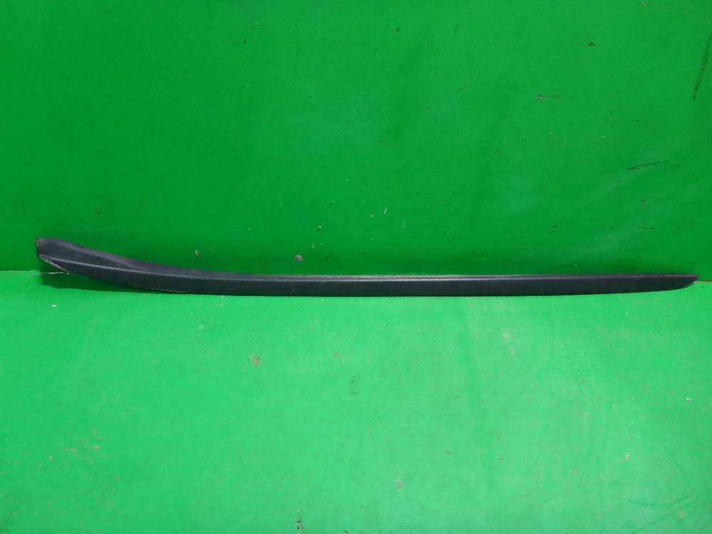 Молдинг лобового стекла