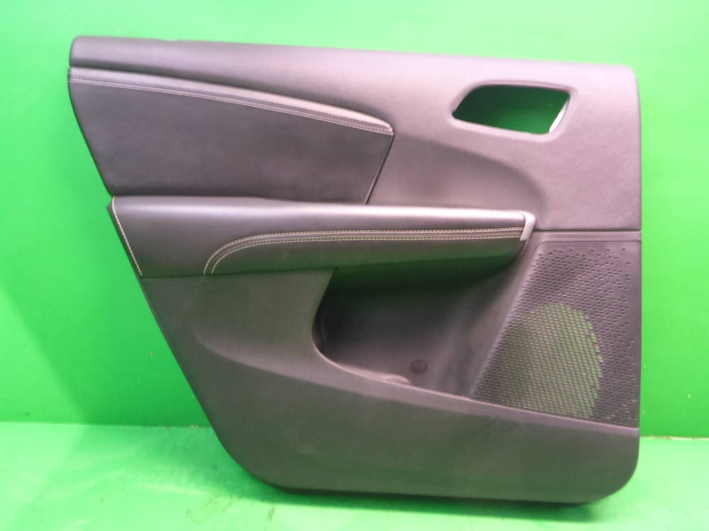 Обшивка двери задней левой