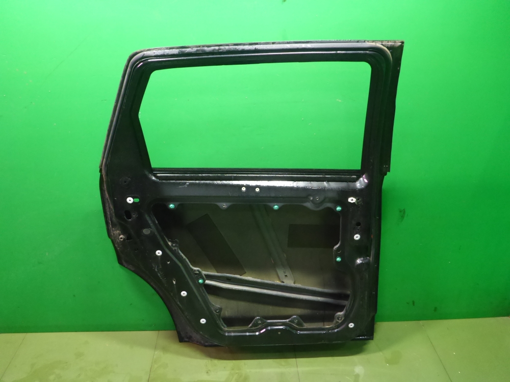 Дверь задняя левая