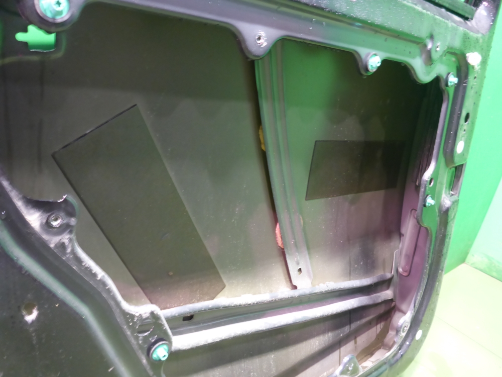 Дверь задняя левая