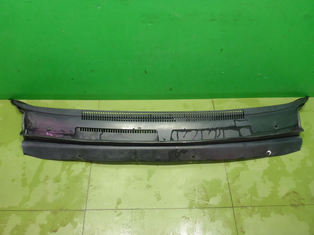 Решетка стеклоочистителей (Жабо)