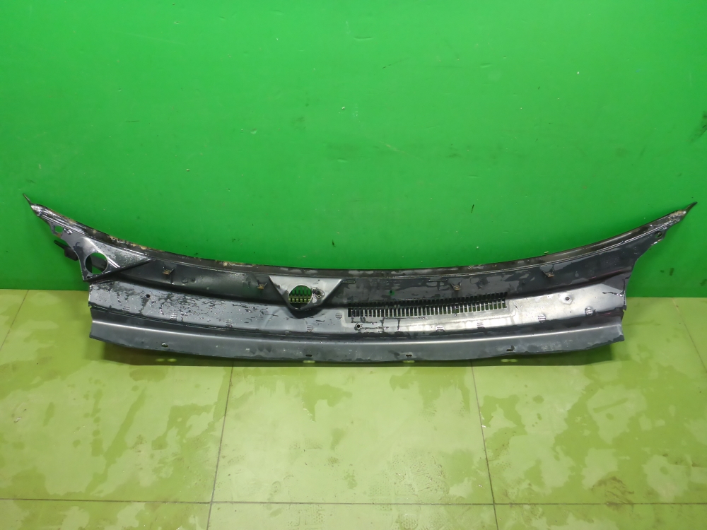 Решетка стеклоочистителей (Жабо)